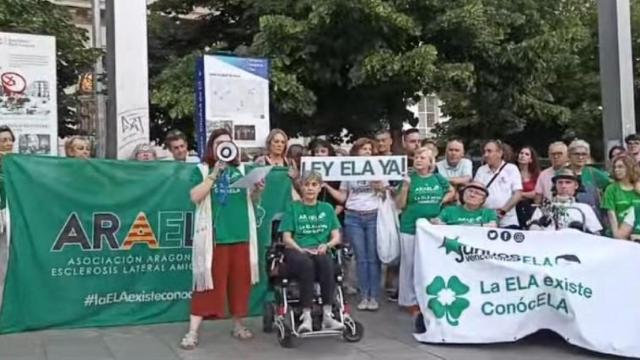 Las asociaciones de afectados emergen como un pequeño salvavidas para intentar que el tránsito por la enfermedad sea lo menos lesivo posible