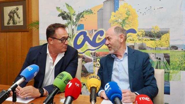 Jesús Posadas, presidente de ACOR, y José Luis Domínguez, Director General, durante la rueda de prensa