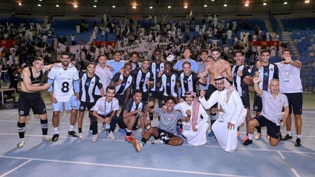 Los jugadores del Al Shabab celebran una victoria esta temporada.