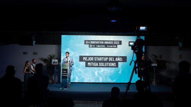 Alejandro Marti, CEO de Mitiga Solutions, empresa ganadora en la categoría Mejor startup 2023, durante su intervención tras recoger el galardón.