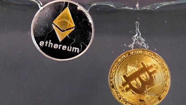 Representación del bitcoin y ethereum.
