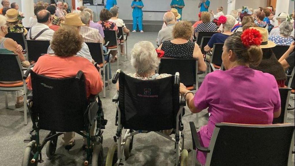 Pacientes con Alzheimer en una actividad de AFA Málaga.