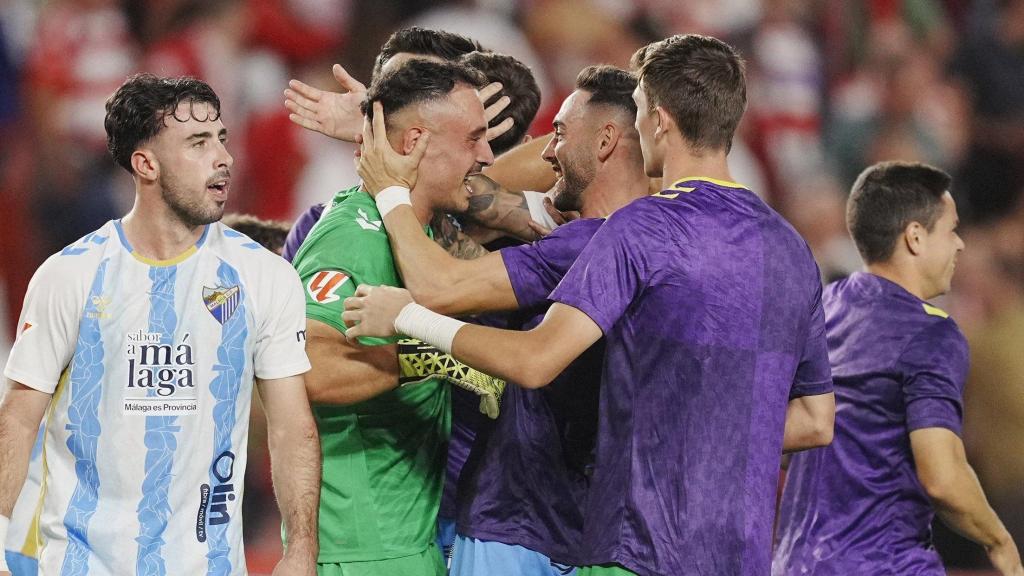 VÍDEO | Así paró Alfonso Herrero el penalti que evitó la derrota del Málaga CF