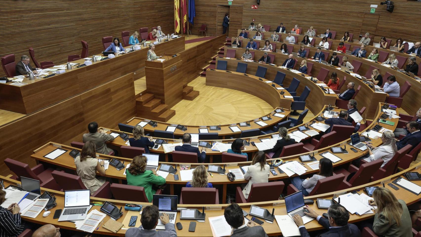 El pleno de las Cortes Valencianas este viernes