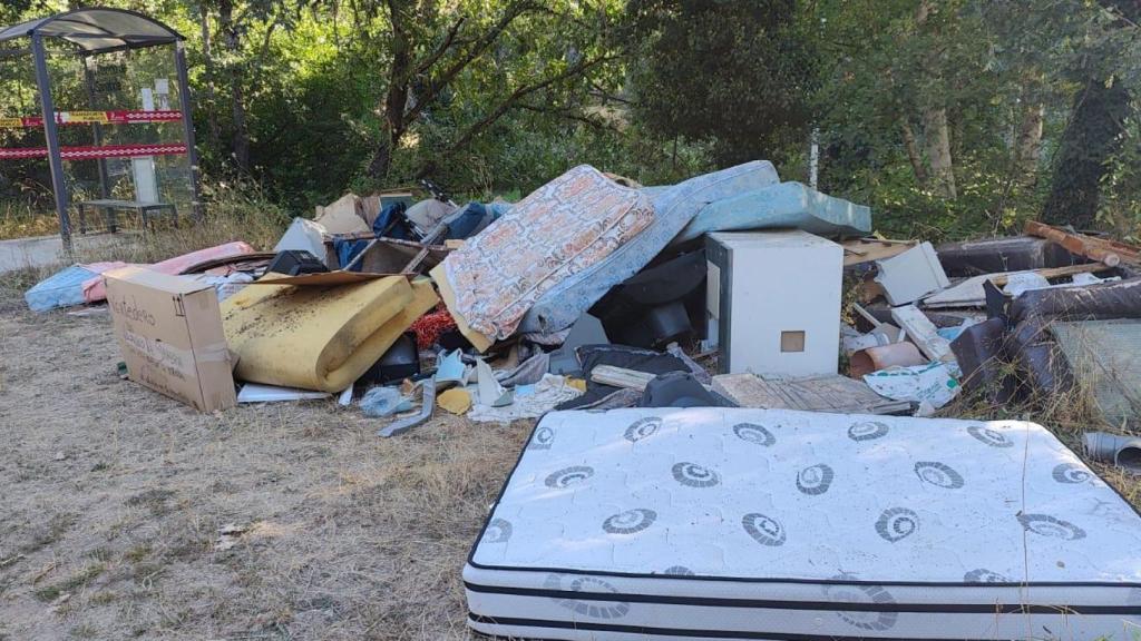 Imagen del vertedero ilegal en Villarino de Sanabria