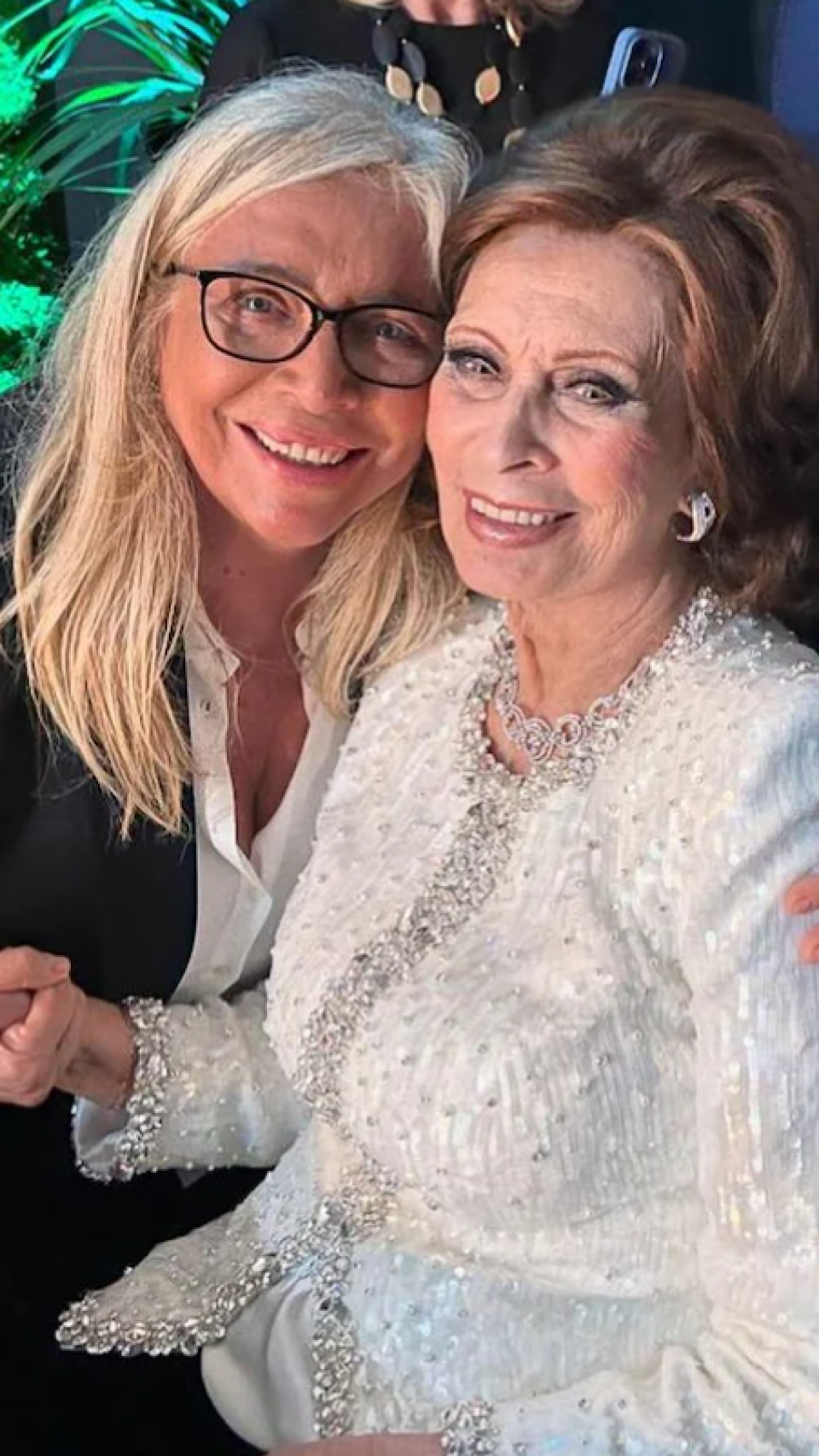 La presentadora italiana Mara Venier junto a Sophia, en la fiesta de su cumpleaños.