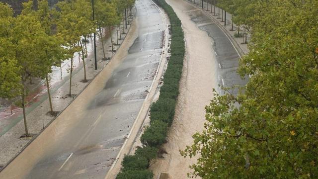 Parque Venecia anegado por las lluvias de este sábado en Zaragoza