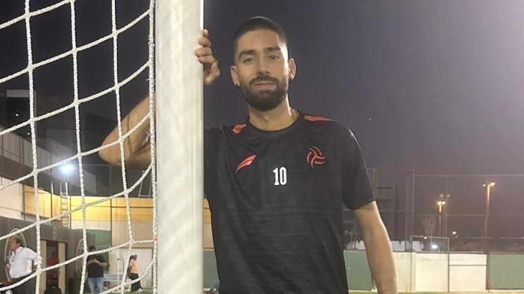 Yannick Carrasco en el campo de entrenamiento del Al-Shabab.