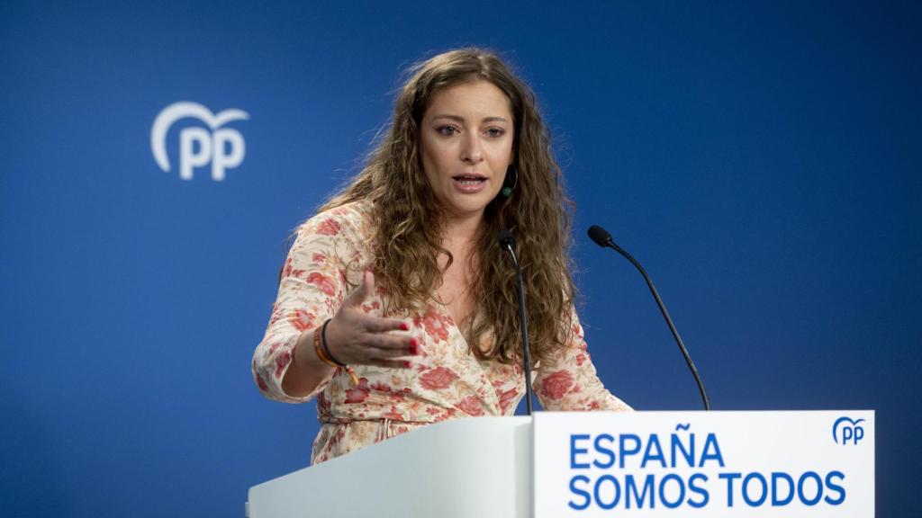 La vicesecretaria de Sanidad y Educación del PP, Ester Muñoz, durante una rueda de prensa. Imagen de archivo.