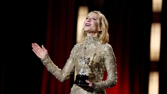 Cate Blanchett recibe el Premio Donostia, en la noche del sábado en el Festival de San Sebastián.