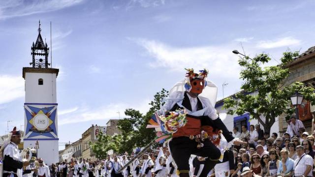 Pecados y danzantes en el Corpus de Camuñas.