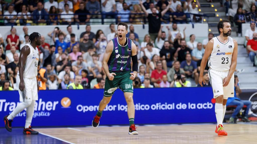 Tyler Kalinoski celebra una canasta en la final de la Supercopa de España