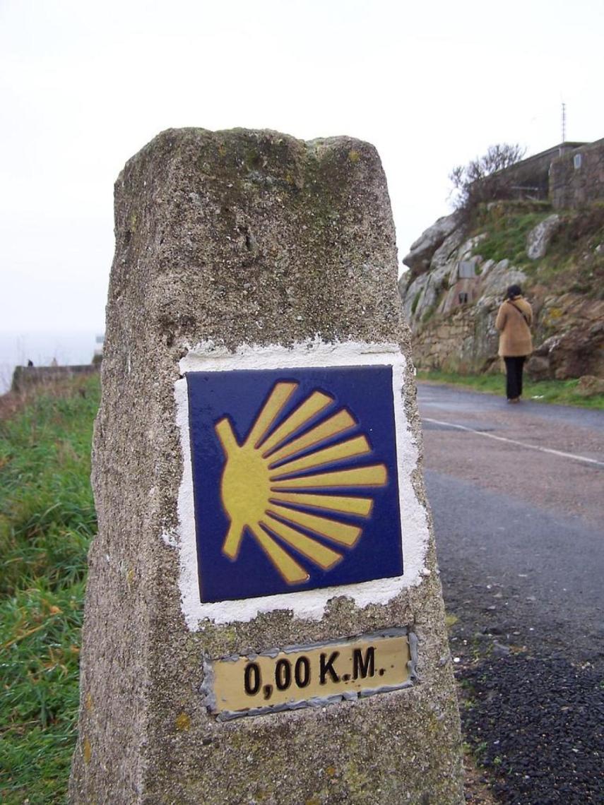 El Camino de Santiago en Fisterra. https://es.wikipedia.org