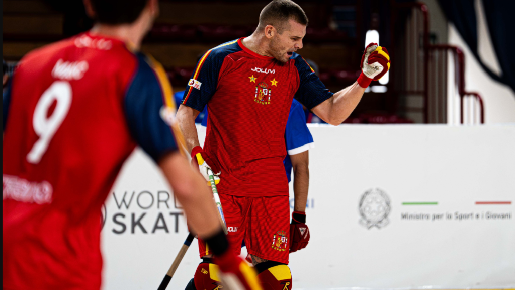 El coruñés César Carballeira, campeón del mundo de hockey absoluto