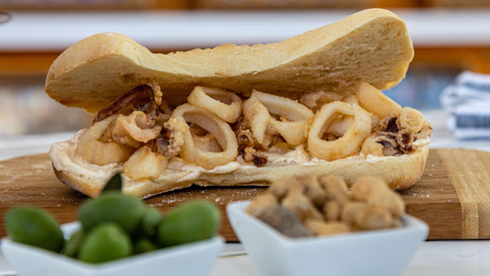 Almuerzo de calamares.