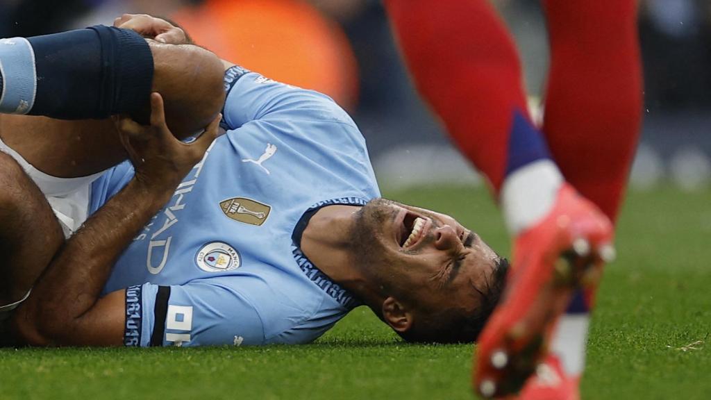 Rodri Hernández se lesiona en el partido frente al Arsenal.