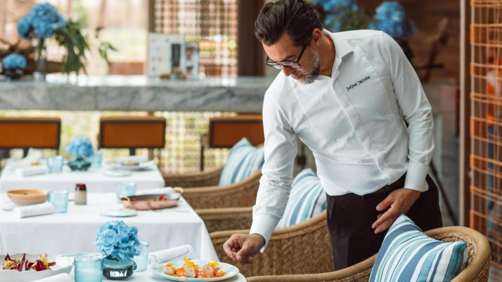 Chef Quique Dacosta en Le Méditerranée.