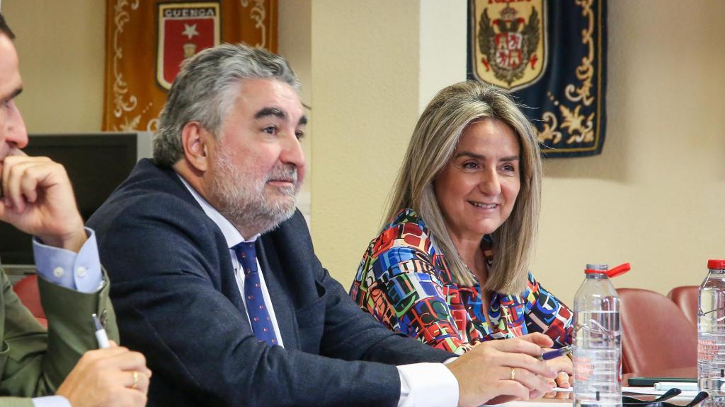 Milagros Tolón, delegada del Gobierno de España en Castilla-La Mancha, junto a José Manuel Rodríguez Uribes este lunes.