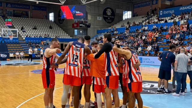 La plantilla del Basquet Coruña en la previa del duelo contra Obradoiro en Copa Galicia