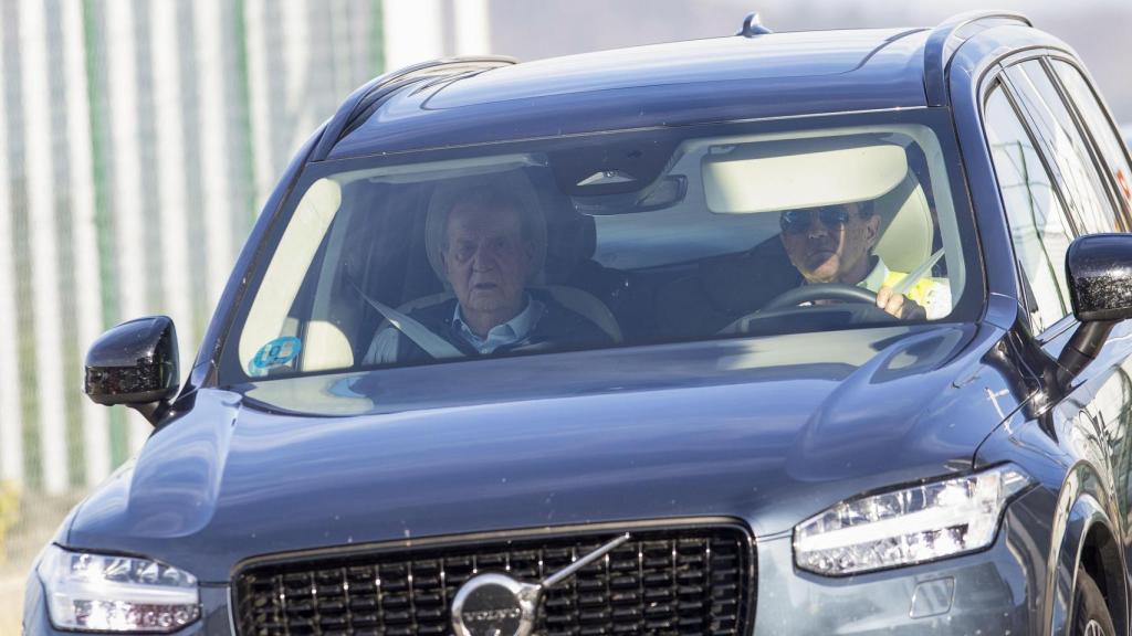 El rey Juan Carlos a su llegada a Vigo este lunes.