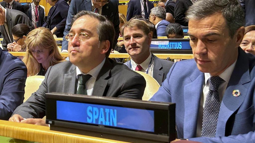 Pedro Sánchez y Jose Manuel Albares en la sesión de apertura del Debate General de la ONU