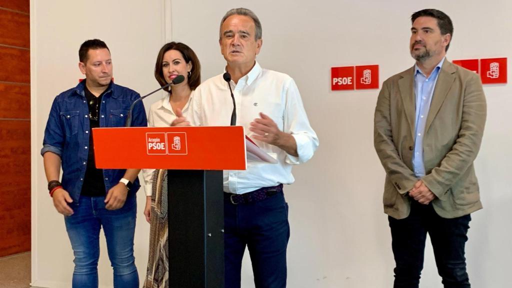 Jesús Morales, Teresa Ladrero, Juan Antonio Sánchez Quero y Horacio Royo, este martes en la sede del PSOE-Aragón.