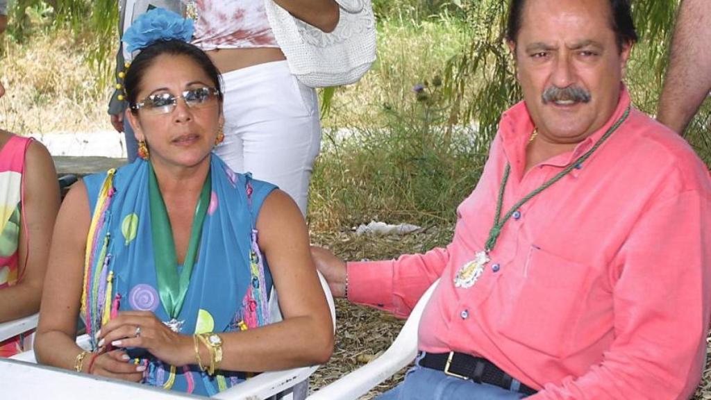 Julián Muñoz e Isabel Pantoja en la Romería de El Rocío en la que oficializaron su amor en 2003.