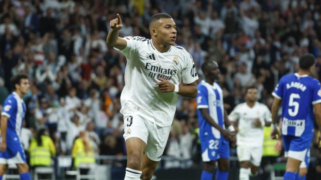 Mbappé celebra un gol con el Real Madrid frente al Alavés