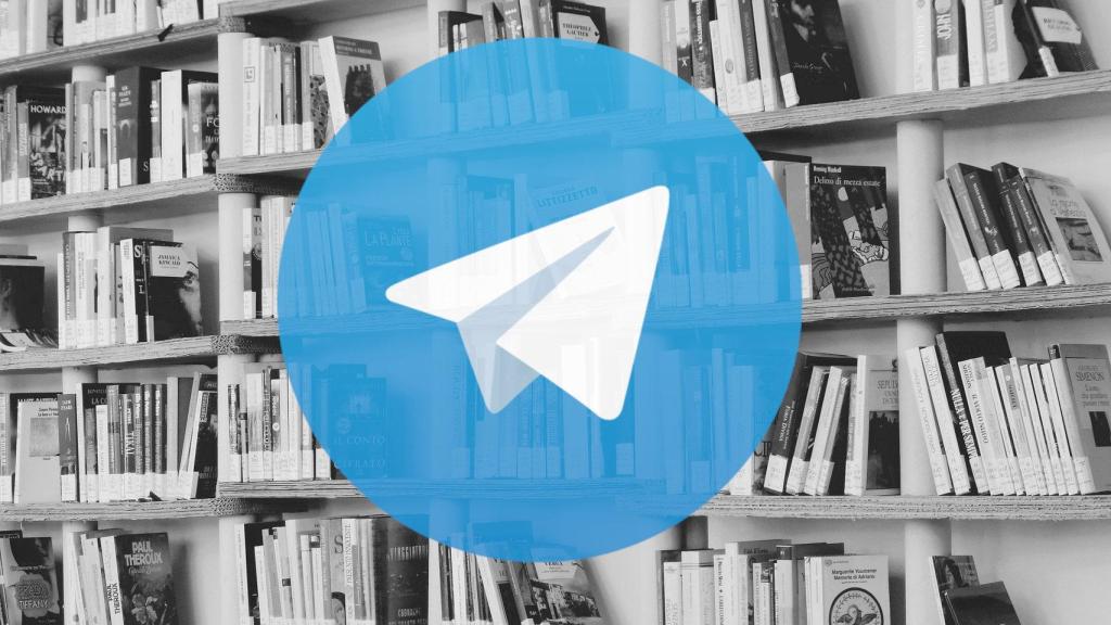 Montaje con una biblioteca de libros y el icono de Telegram