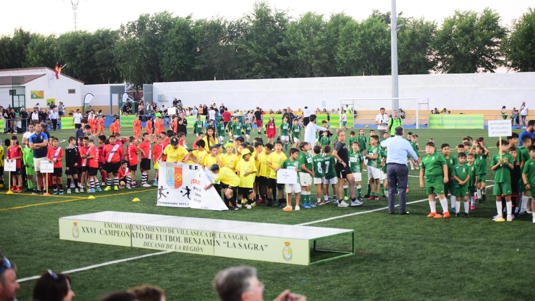 Entrega de trofeos de la última edición del Campeonato de Fútbol Benjamín 'La Sagra'.