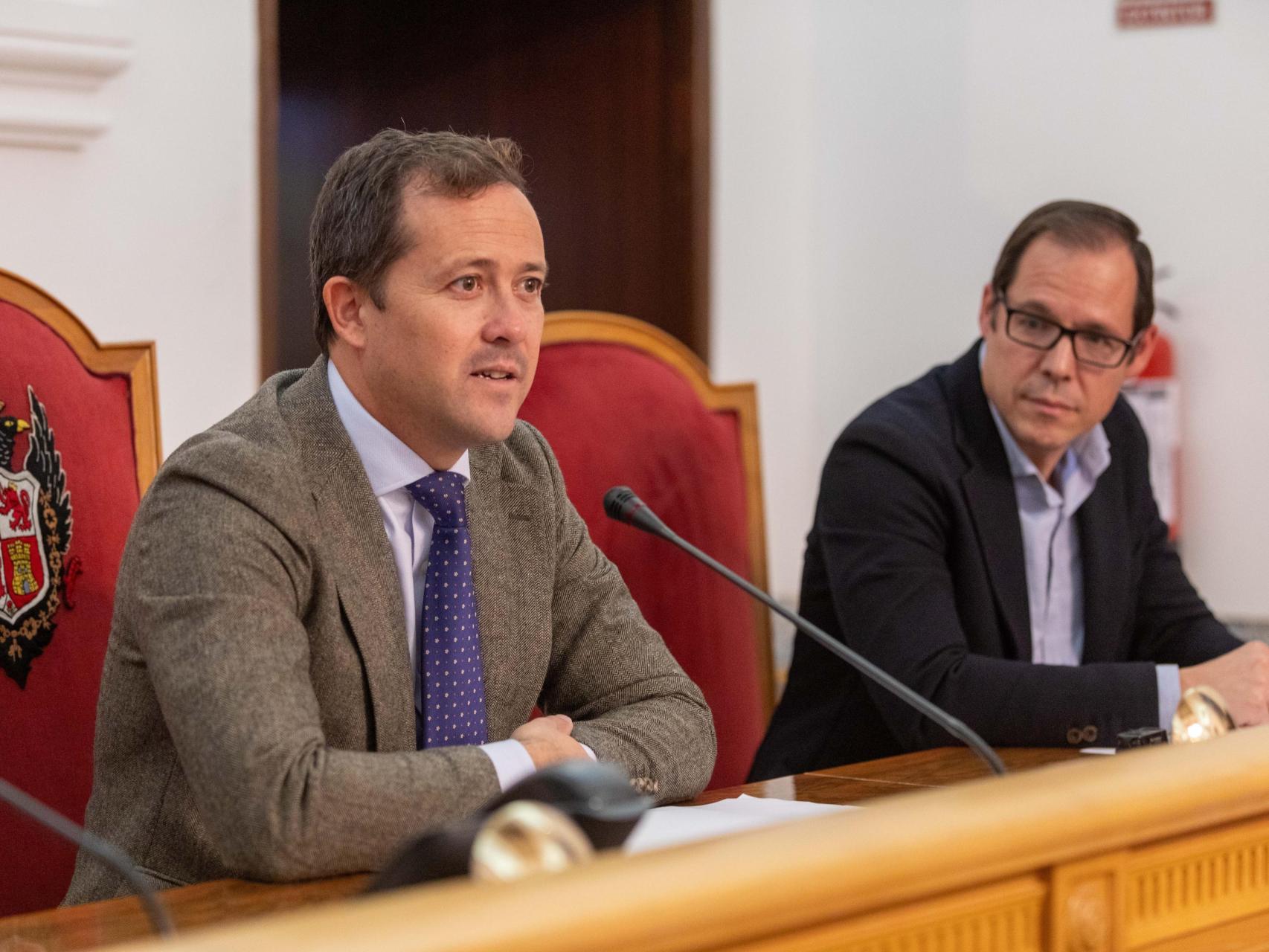 Foto de archivo de Carlos Velázquez presidiendo el Pleno del Ayuntamiento de Toledo.