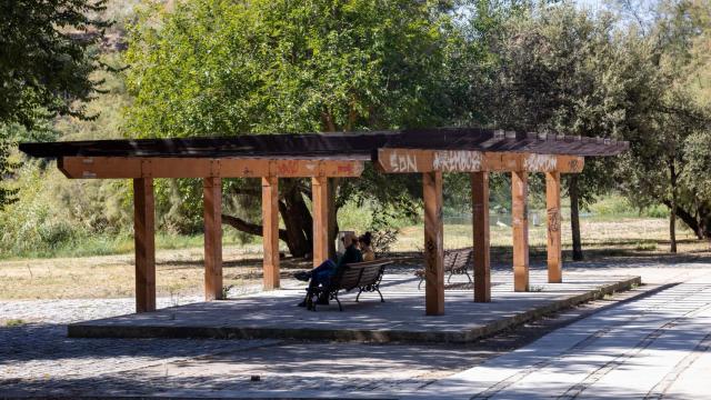 Las estructuras de madera serán rehabilitadas y se eliminarán las pintadas.