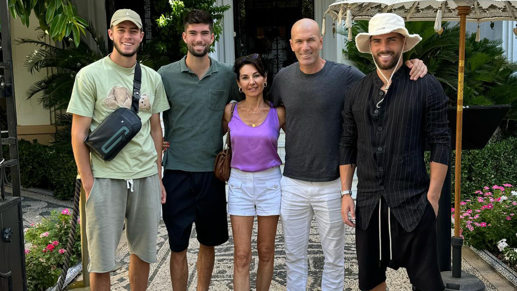 Zinedine Zidane, junto a sus cuatro hijos y su esposa Véronique