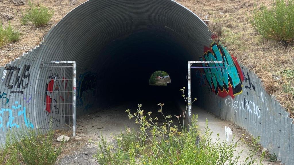 El paso subterráneo bajo la A-5 en Móstoles.