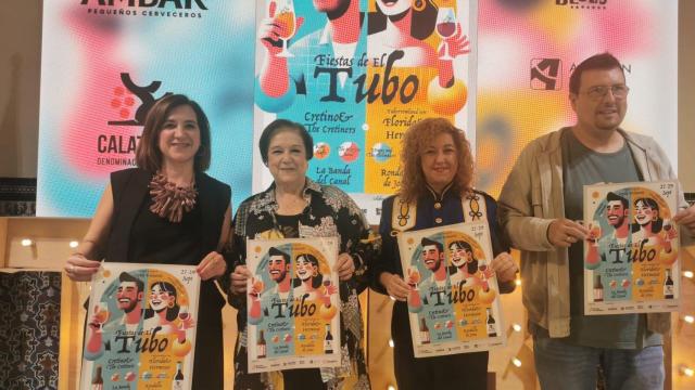 Sara Fernández, Isabel Palacín, Corita Villamonte y Miguel Ángel Arnau, en la presentación de las fiestas de El Tubo.