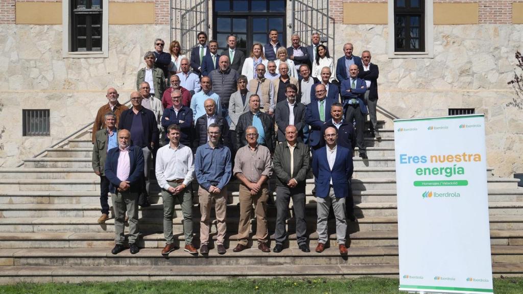 Foto de familia de los empleados de Iberdrola homenajeados en Castilla y León