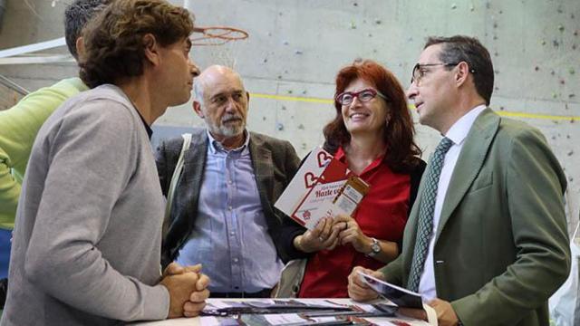 El rector de la Universidad de Salamanca, Juan Manuel Corchado; y la vicerrectora de Estudiantes, Inclusión, Igualdad y Compromiso Social, Marta Gutiérrez, en el campus de Zamora