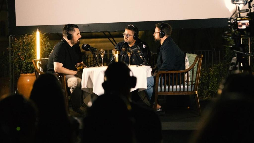 Javier Cirujeda y Adrián Alcaide, al frente de La Picaeta, durante la entrevista a Dani García.