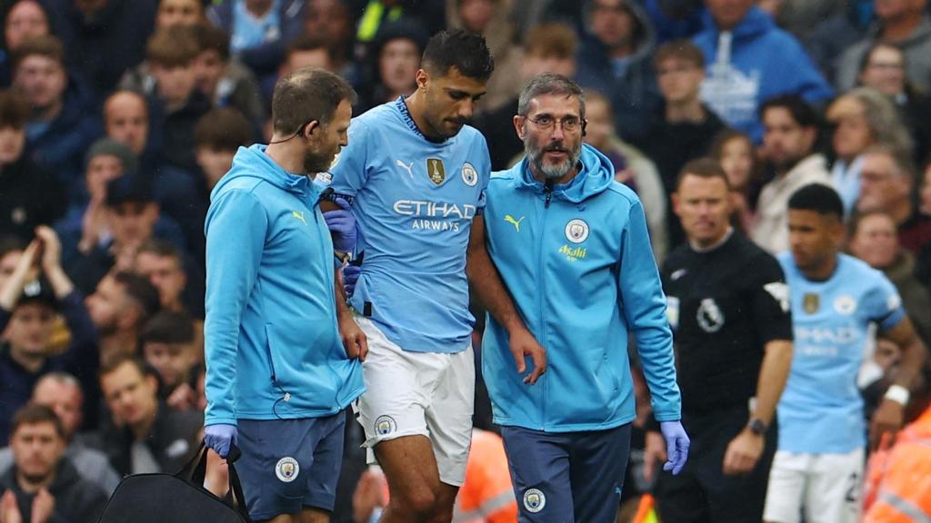 Rodri Hernández, tras romperse el ligamento cruzado con el Manchester City