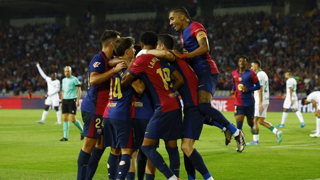 Los jugadores del Barcelona celebran el gol de Lewandowski ante el Getafe.