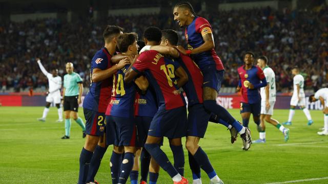 Los jugadores del Barcelona celebran el gol de Lewandowski ante el Getafe.