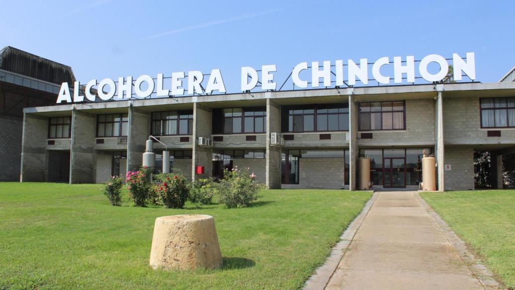 Fachada de la Alcoholera de Chinchón.