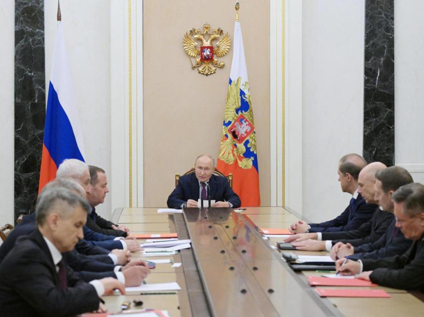 El presidente de Rusia, Vladimir Putin, preside una reunión del Consejo de Seguridad.