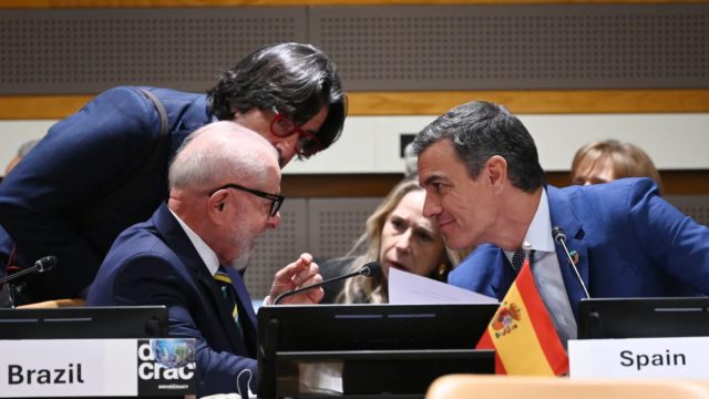 El presidente del Gobierno de España, Pedro Sánchez, junto al presidente de Brasil, Luiz Inázio Lula da Silva, en un acto paralelo a la Asamblea General de la ONU, este martes en Nueva York.