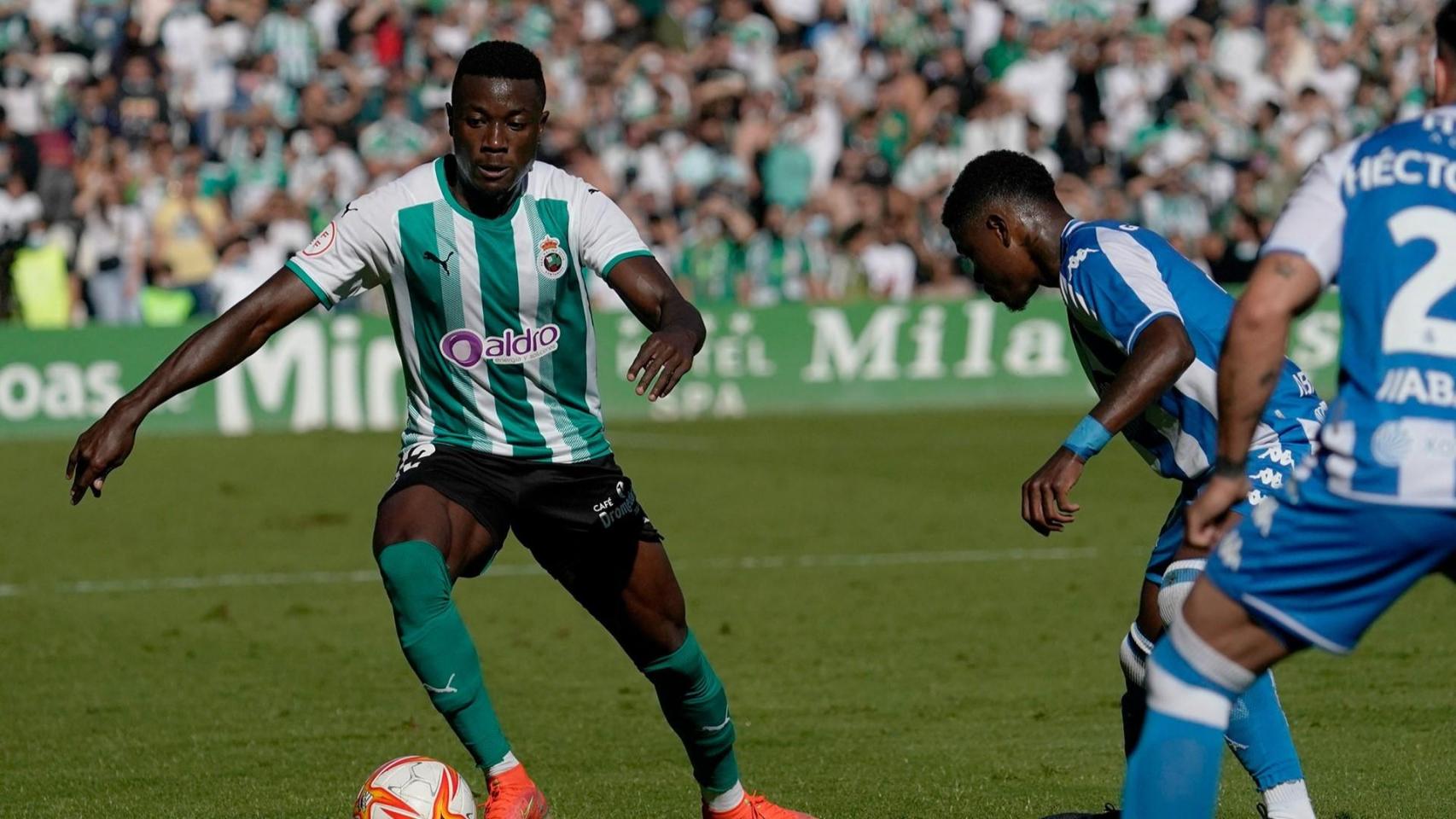 Duelo entre Deportivo y Racing de Santander en una foto de archivo