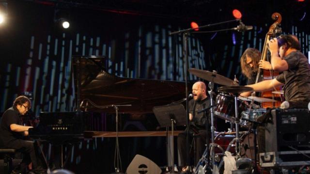 Sumrrá y Niño de Elche, durante un concierto.