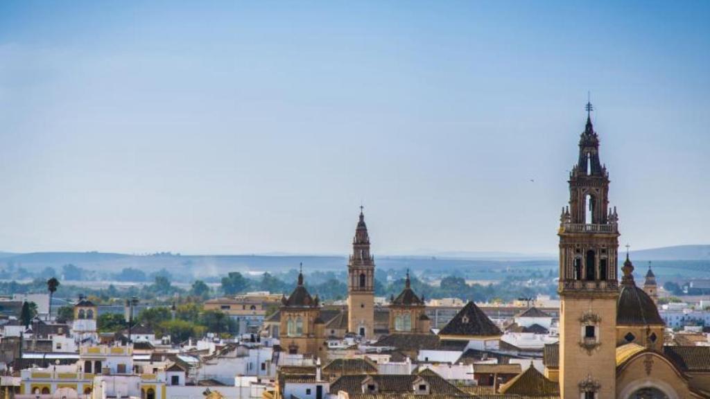 Vista aérea de uno de los pueblos más monumentales de Sevilla.