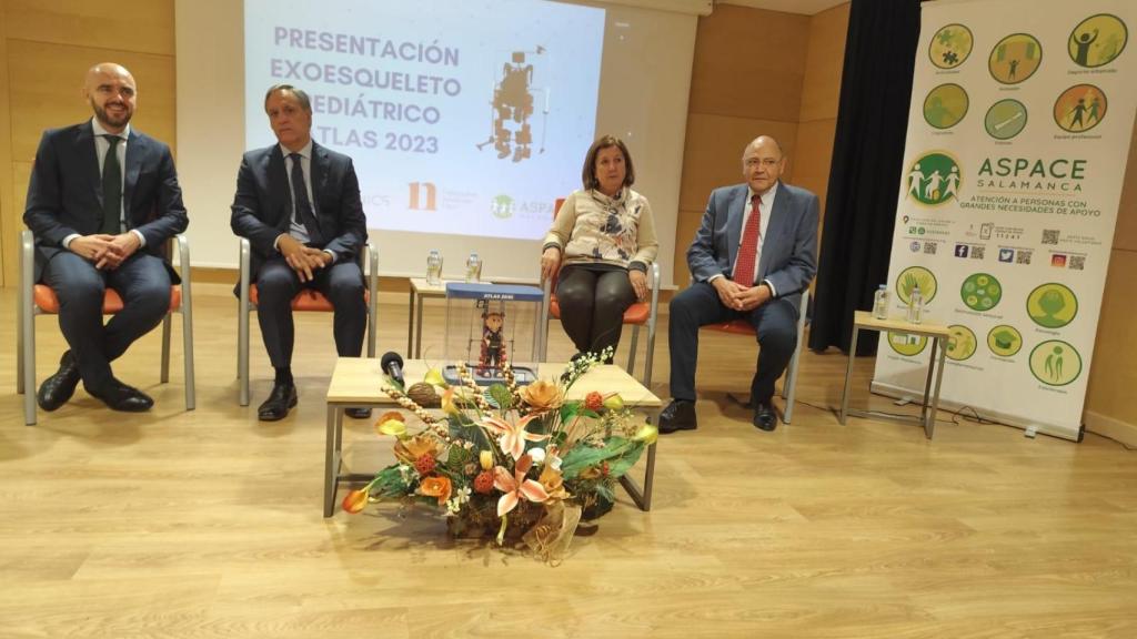 El director general, el alcalde de Salamanca, la subdelegada del Gobierno y el presidente de Aspace