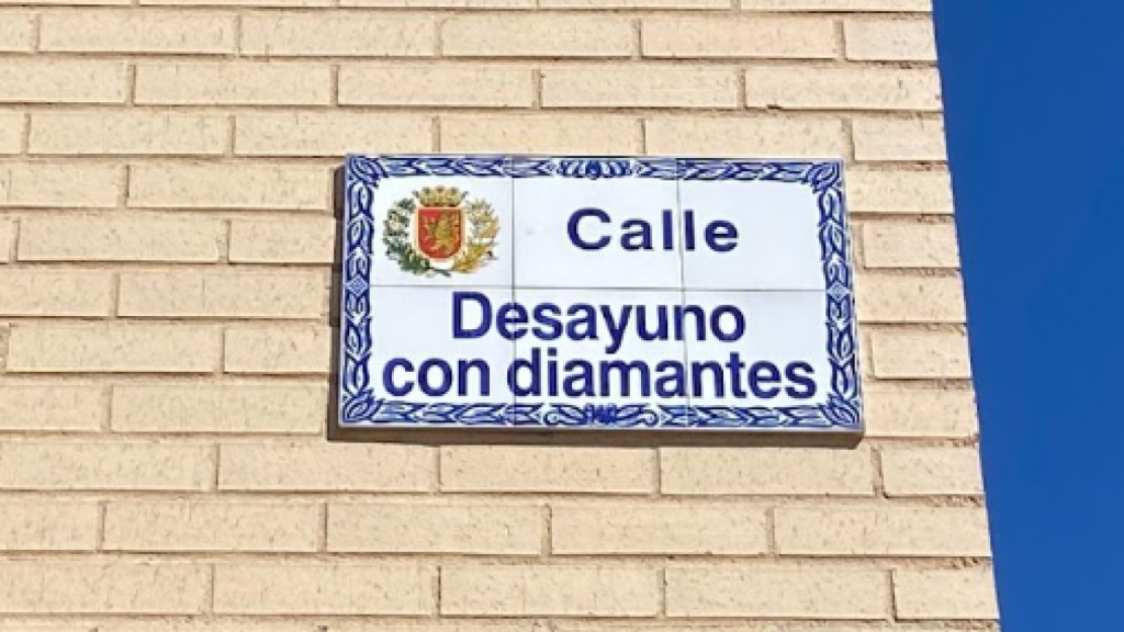 Rótulo de la calle Desayuno con diamantes en Zaragoza