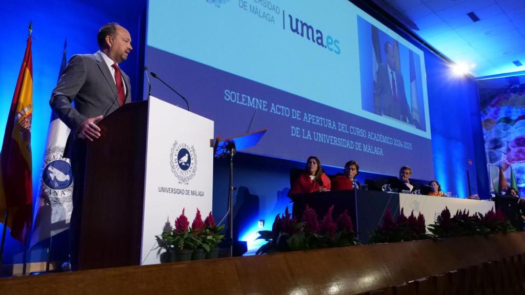 El secretario general de Universidades de la Junta, Ramón Herrera, durante su intervención en la inauguración del curso académico de la Universidad de Málaga.